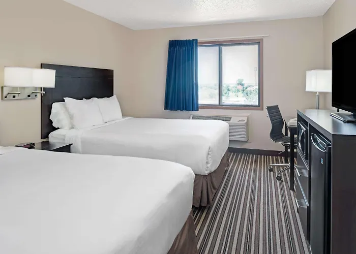 Super 8 By Wyndham Omaha I-80 West